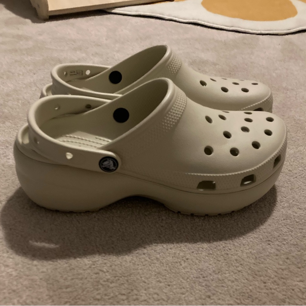 Platform crocs